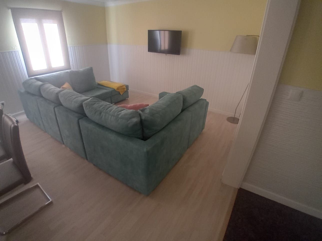 Sofa com chaise longue