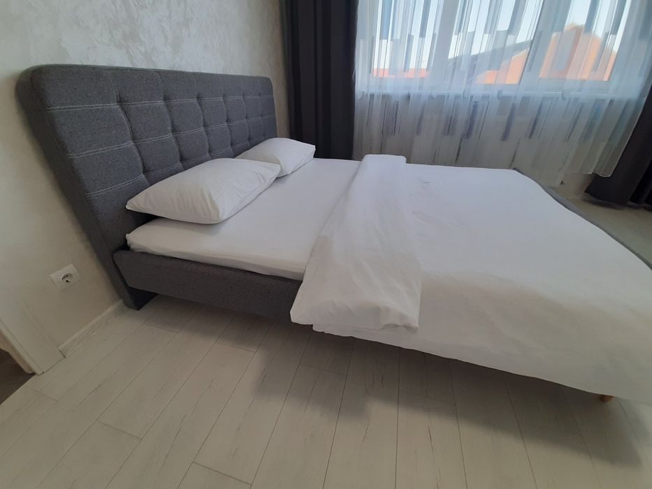 Нова 3 кімн. кв. в самісінькому центрі міста з приват. парковкою.