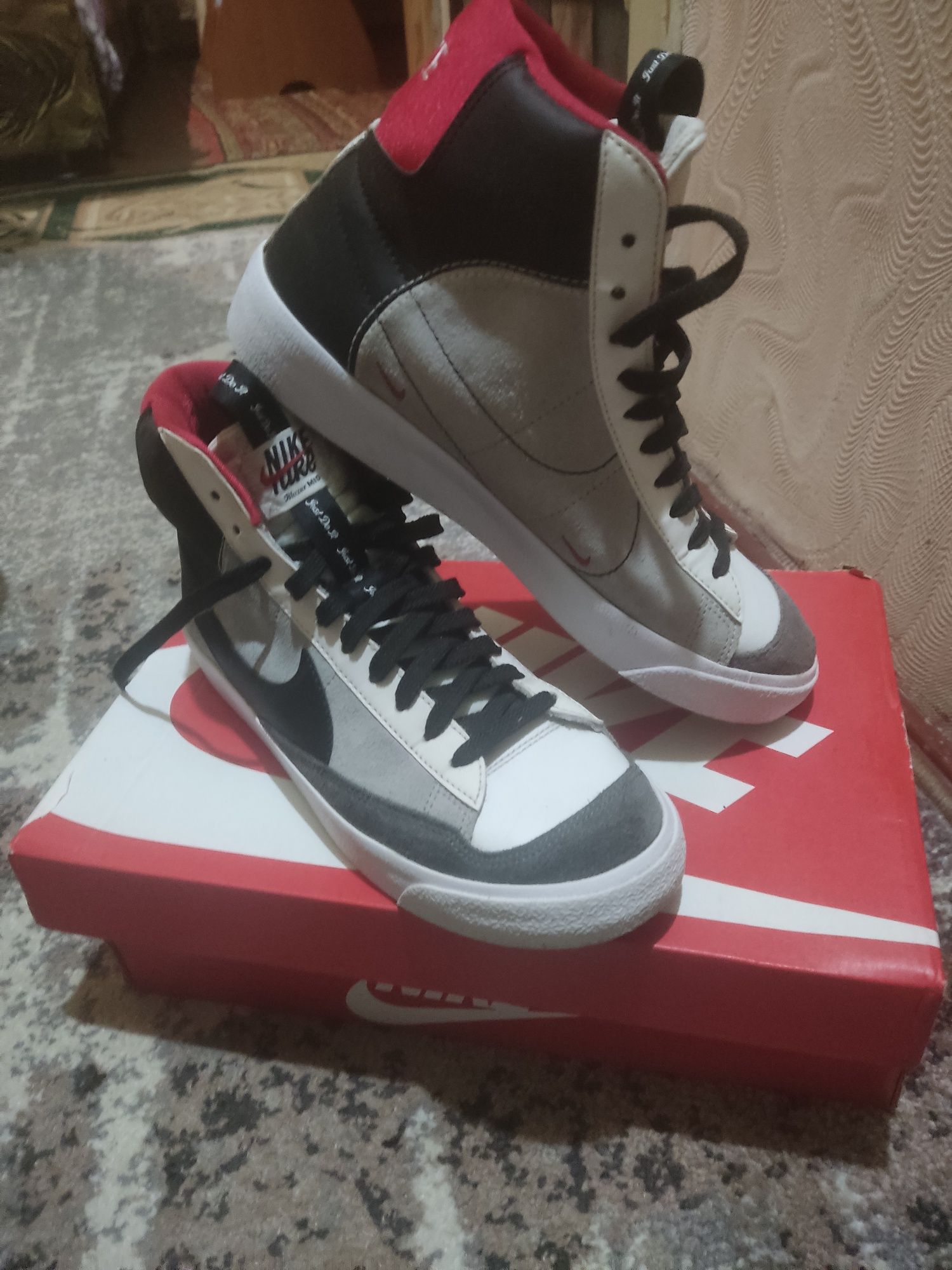 Кросовки nike blazer mid 77 se d