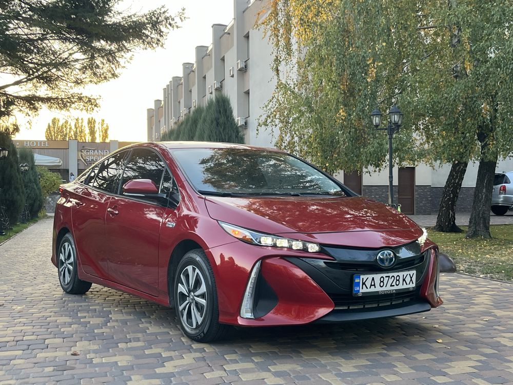 Продам Toyota prius prime plug-in hybrid 2018 рік максимальноі компл.