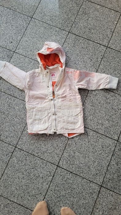 Reserved kurtka jesienna 4-5 years 116 beżowa z kapucą odpinaną