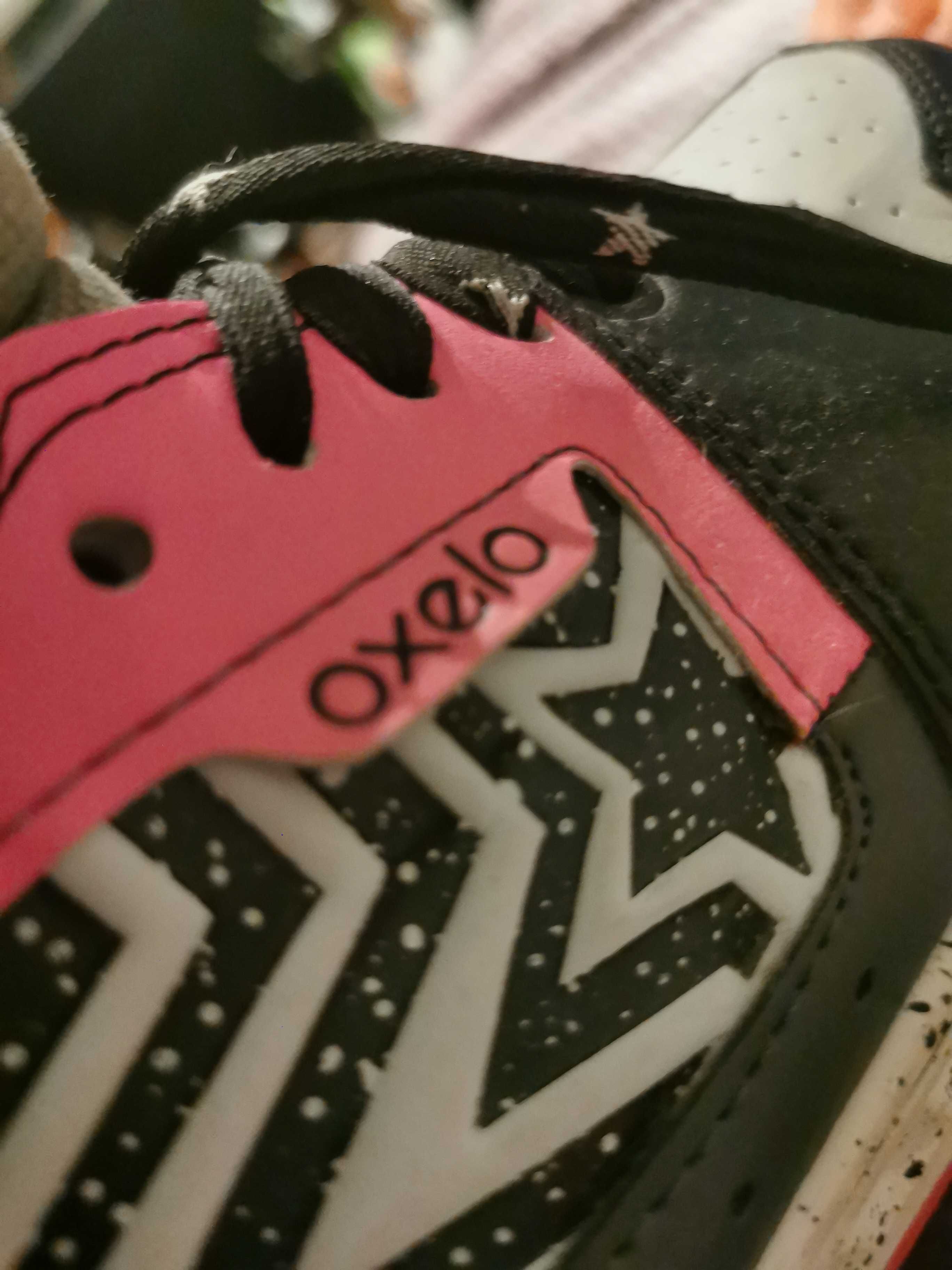Um patins para adulto,de quatro rodas