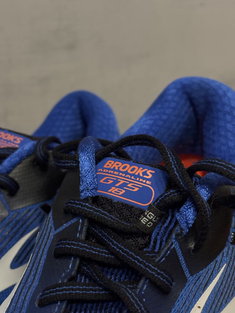 Brooks Adrenaline 18