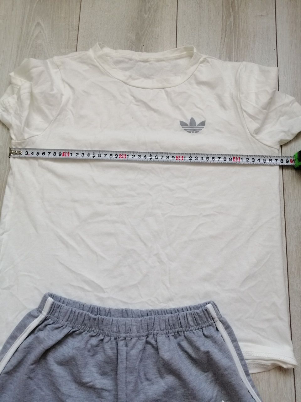 Komplet szare spodenki biała bluzka adidas tshirt na siłownię rower m