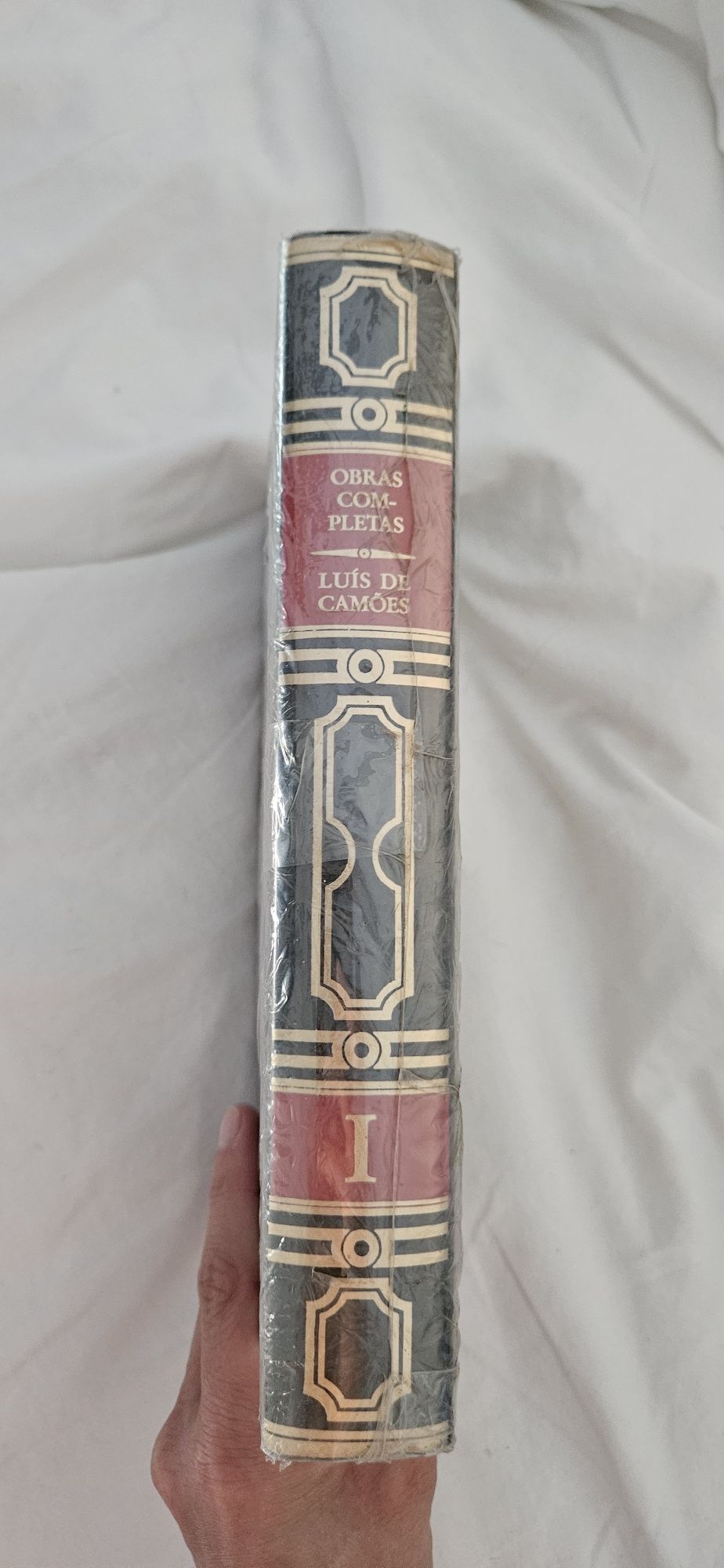 Livro "Os Lusiadas"