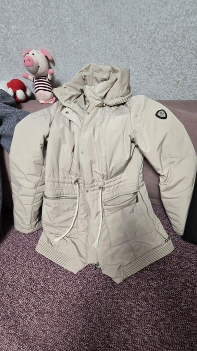 Куртки осінні жіночі