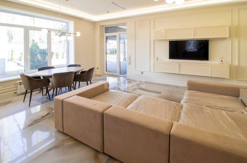 У продажі сучасний будинок с басейном в селищі Лісне! Без комісії!