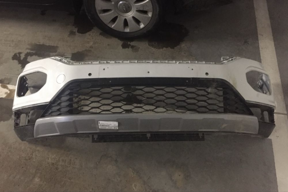 Sprzedam oryginalny przedni zderzak do Volkswagen T-Roc
