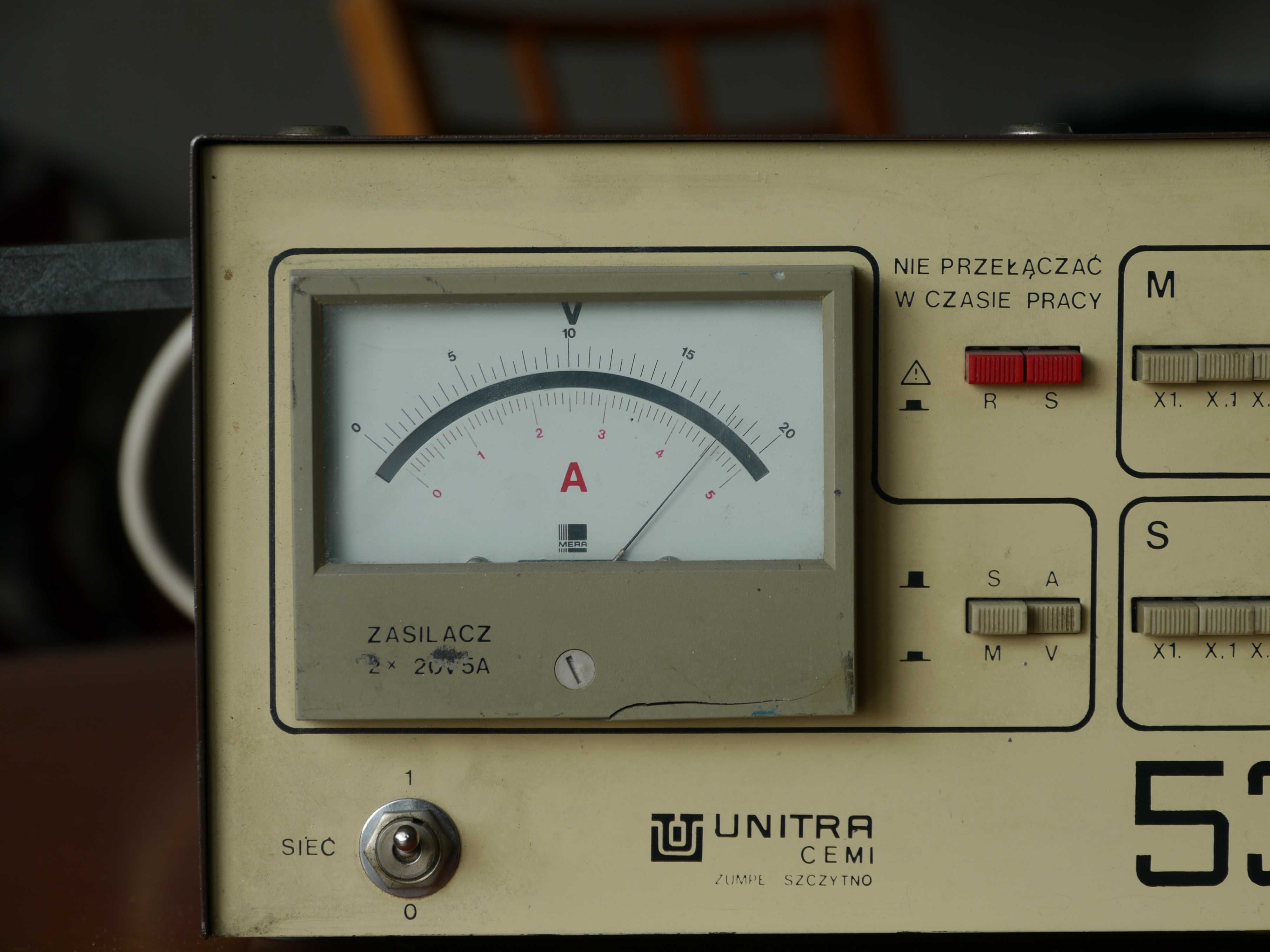 Stary zasilacz laboratoryjny Unitra Cemi 537-S