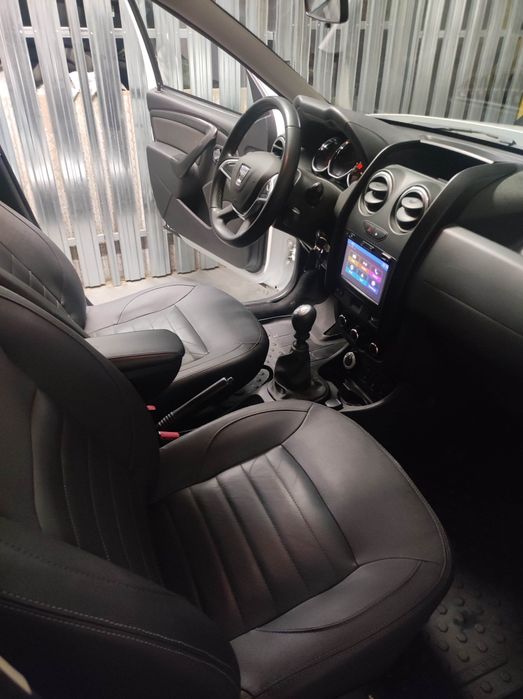 Dacia Duster 4WD Laureate 4x4 1.5 dCi skóra nawigacja serwisowany ENG