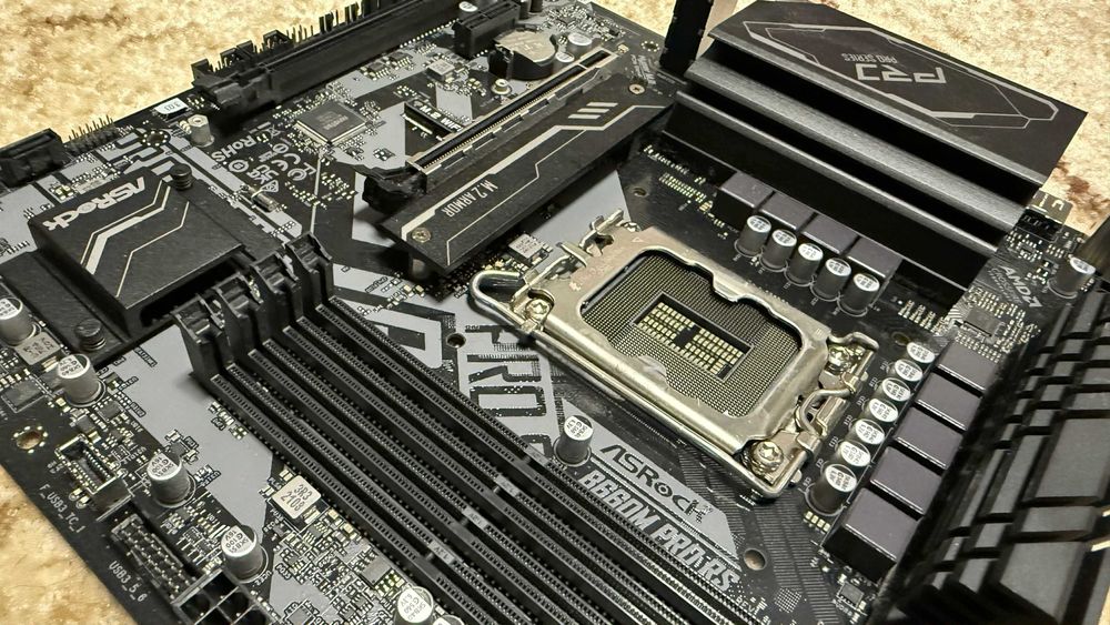 ASRock B660M Pro RS DDR4