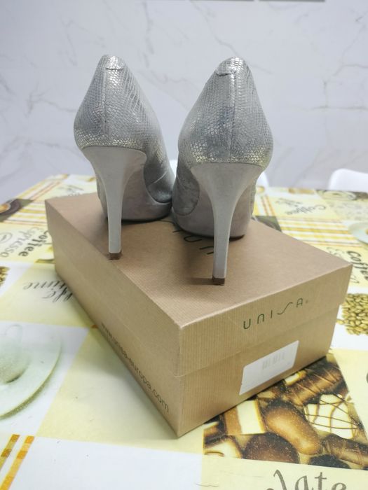 Sapatos de cerimónia - N° 38 - 20€
