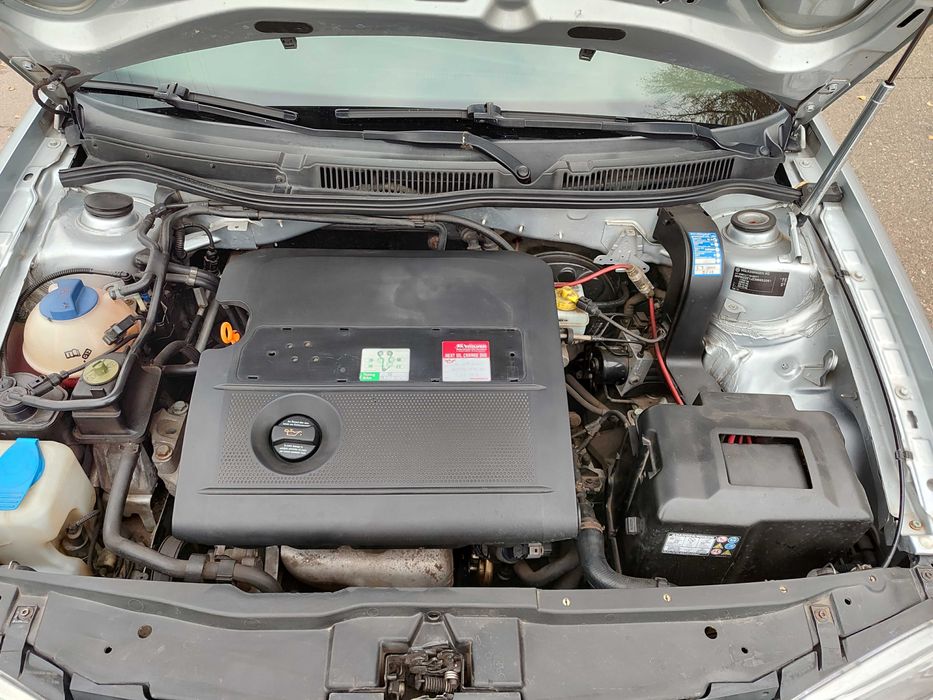 Volkswagen Golf 4 в рідній фарбі/1.6 МПІ/Супер стан