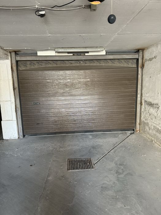 Оренда гаража в паркінгу вул Лазаренка (початок)