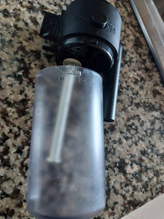 Máquina de café delonghi magnifica evo ECAM290.61.b usada