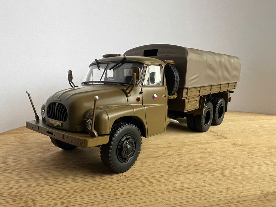 Ciężarówka PRL-u skala 1:43 TATRA 138 VN