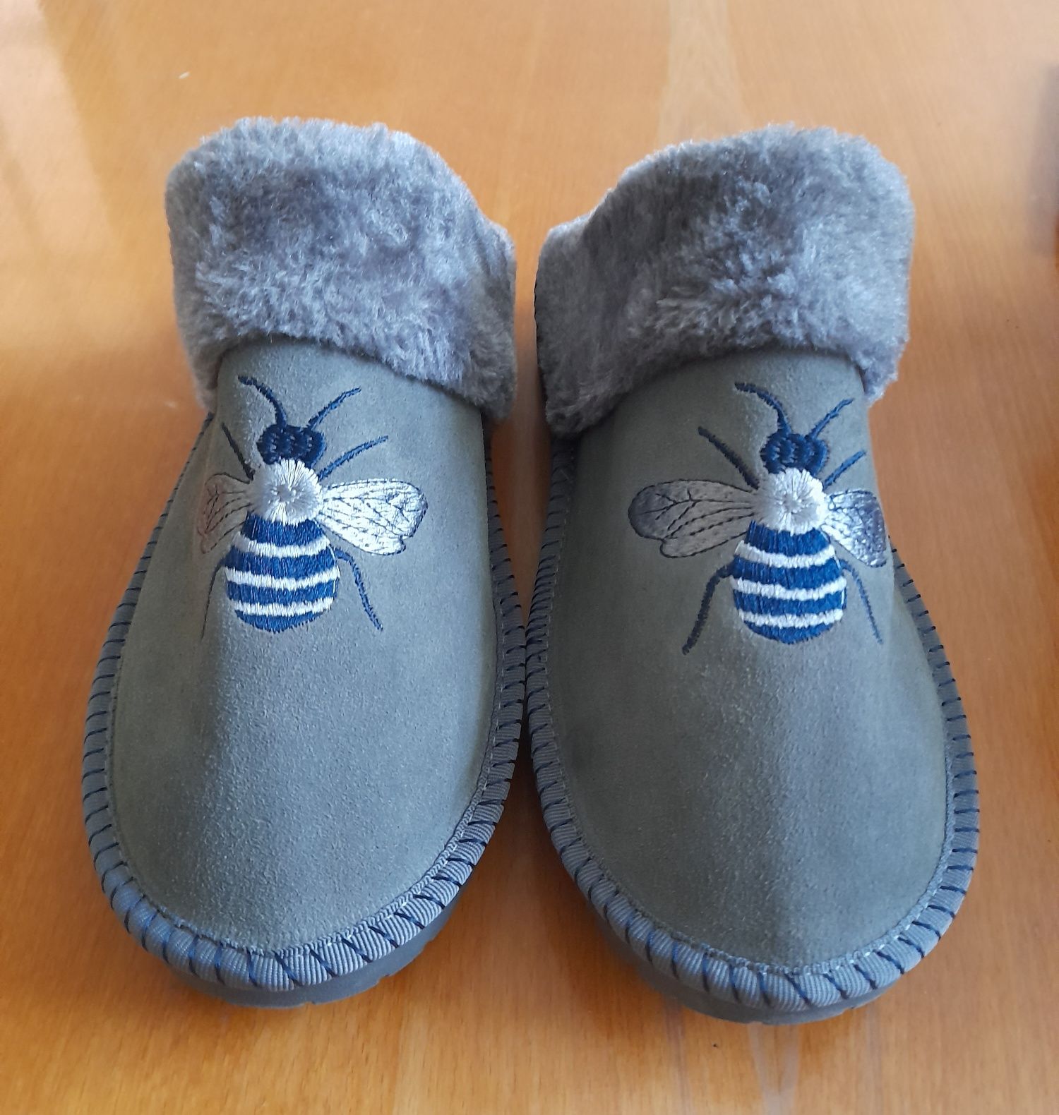Капці домашні 4 пари.