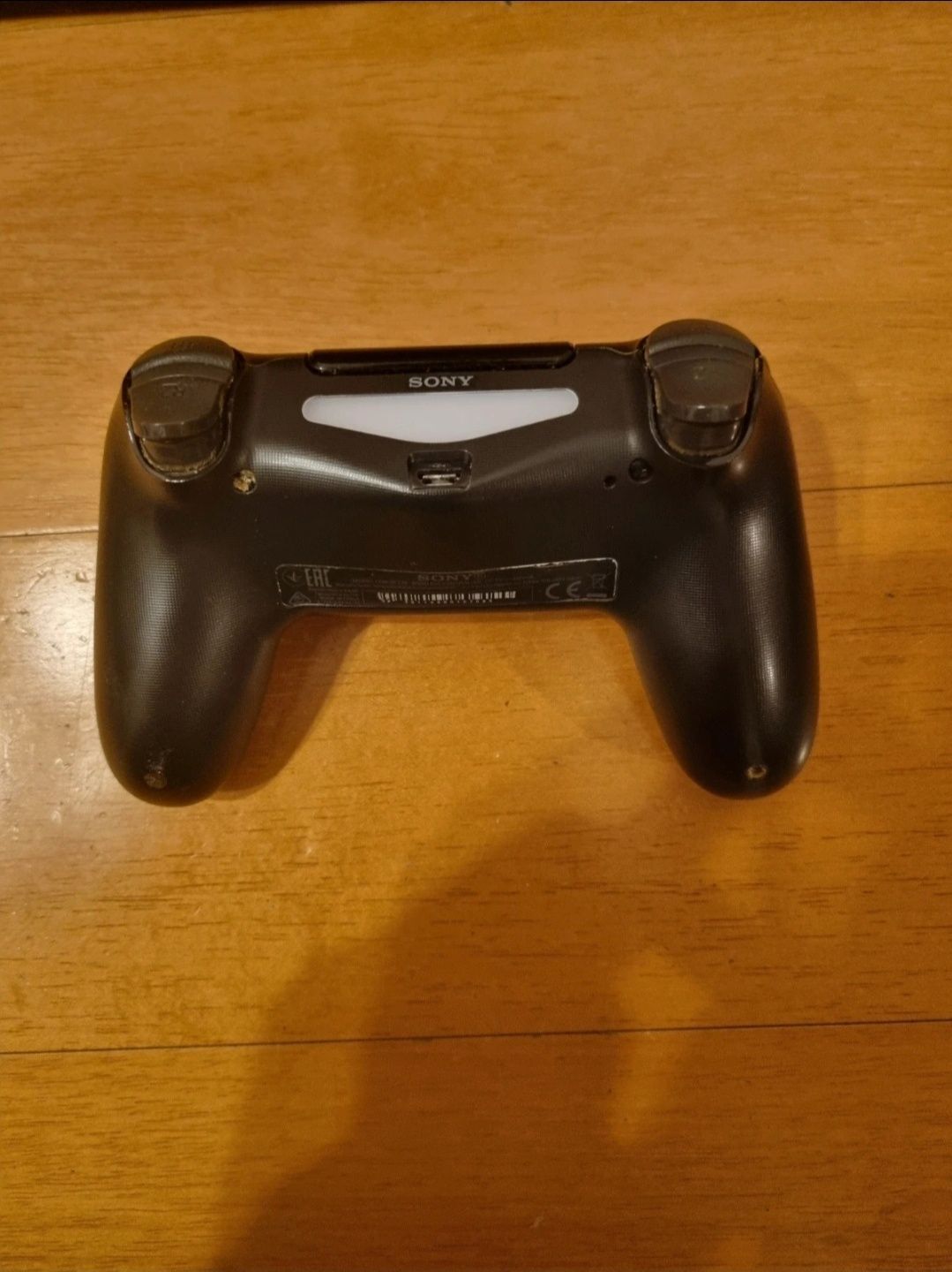 PS4 Slim 1T (c/ comando e jogos)