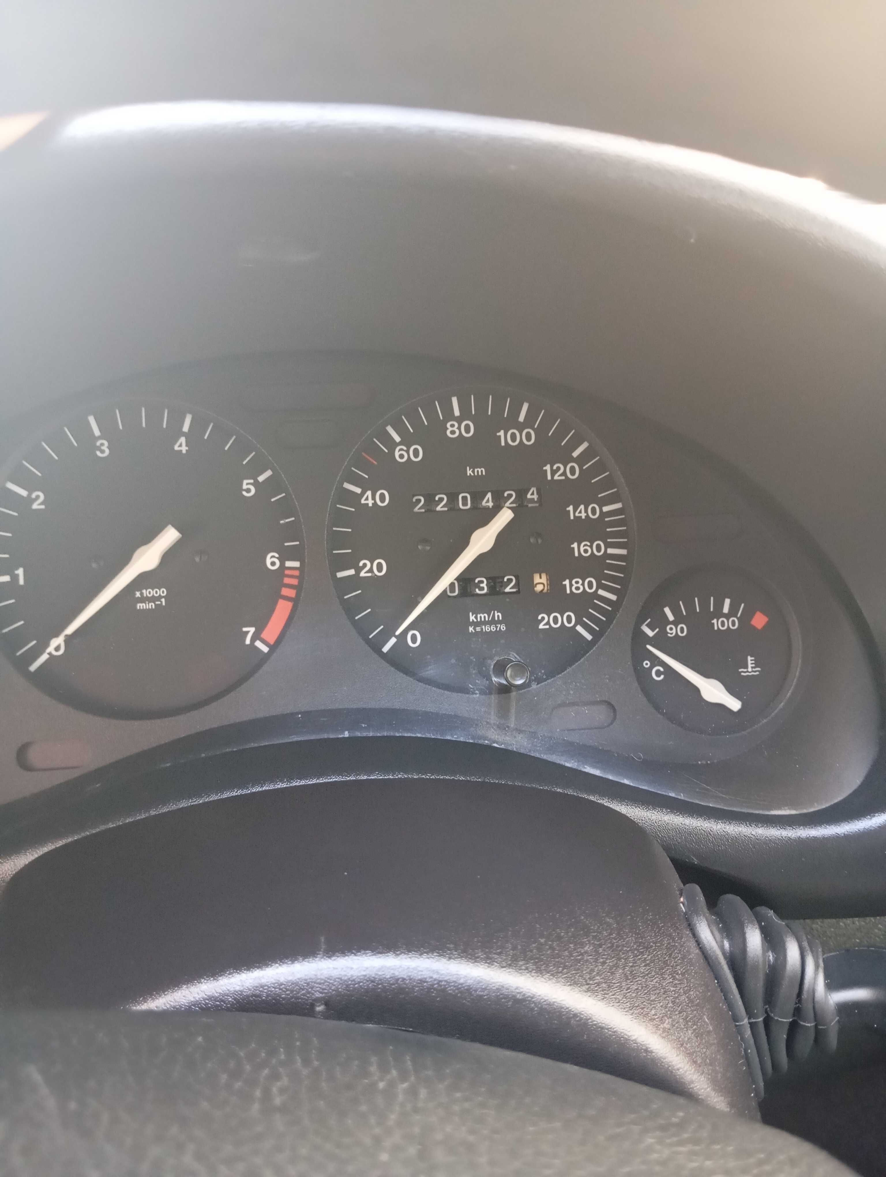 Carro em bom estando troco por carrinha grande