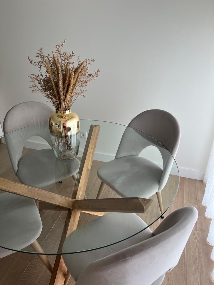Mesa de jantar redonda com tampo de vidro (não inclui as cadeiras)