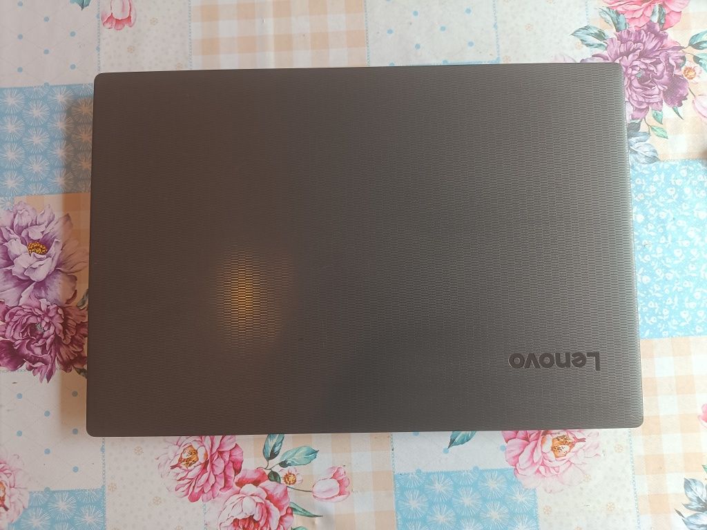Notbook Lenovo i5 7200  V130_15LKB.