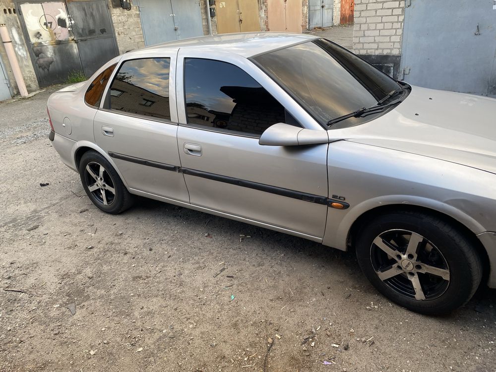Opel vektra 2000 г. 2.0 газ бензин
