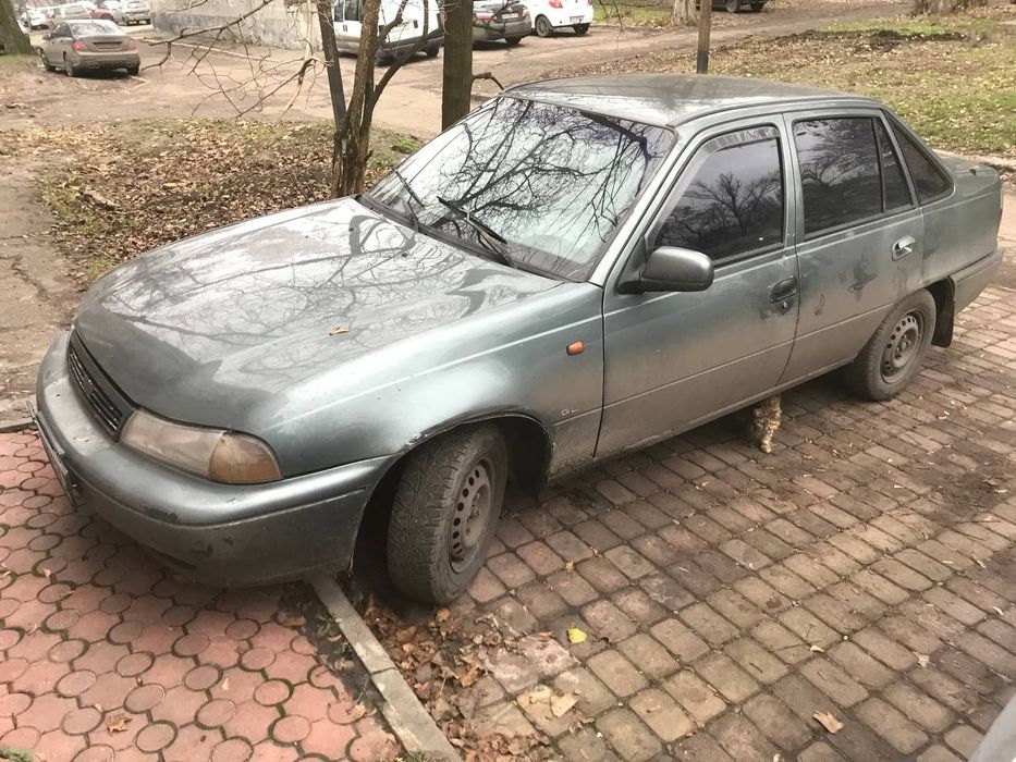 Продам Daewoo Nexia девяносто седьмого года у нормальном техническом