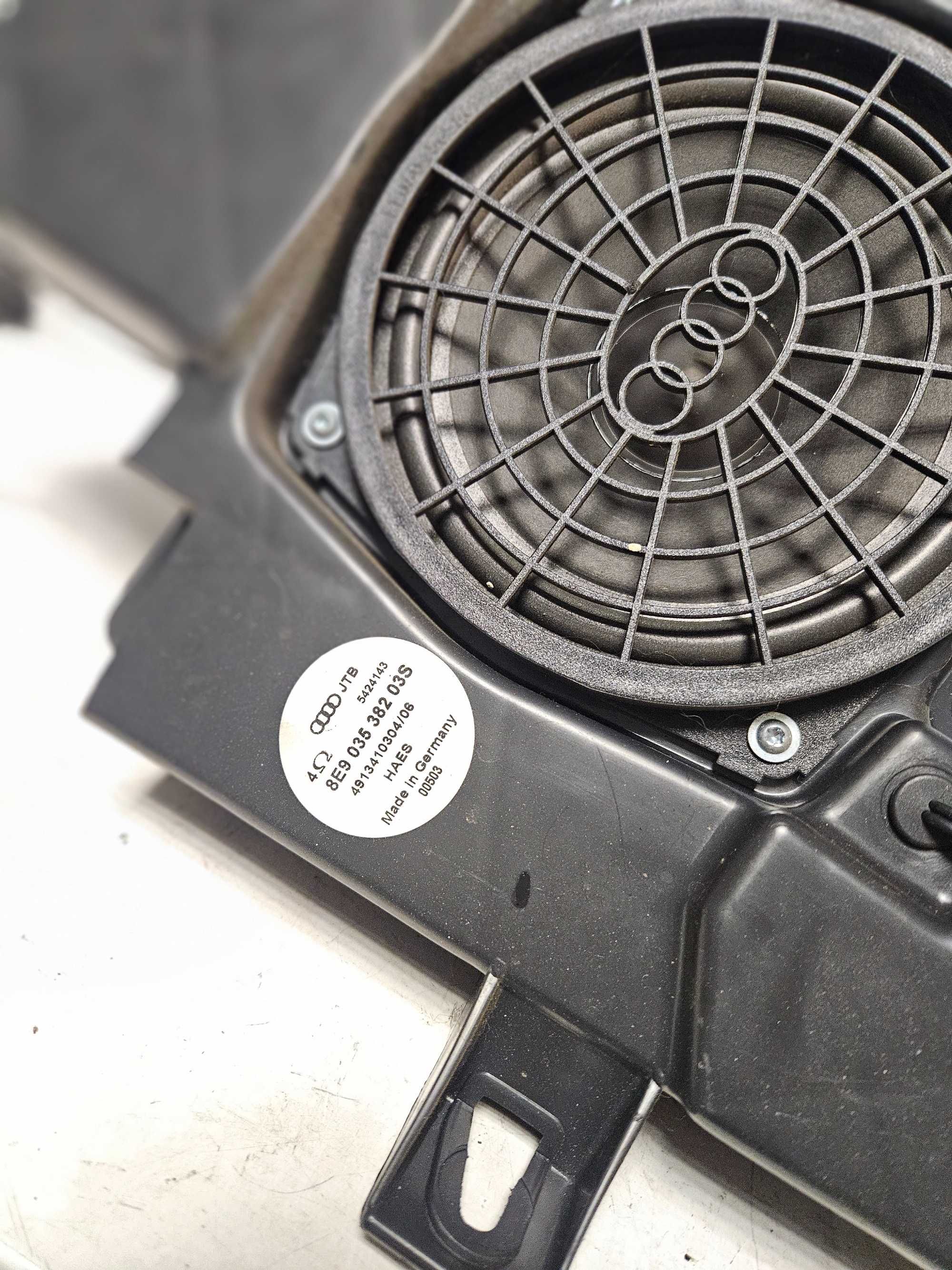 Głośnik  SUBWOOFER Wzmacniacz Audi  A4 B7 8E9,035,382 8E9,035,223D