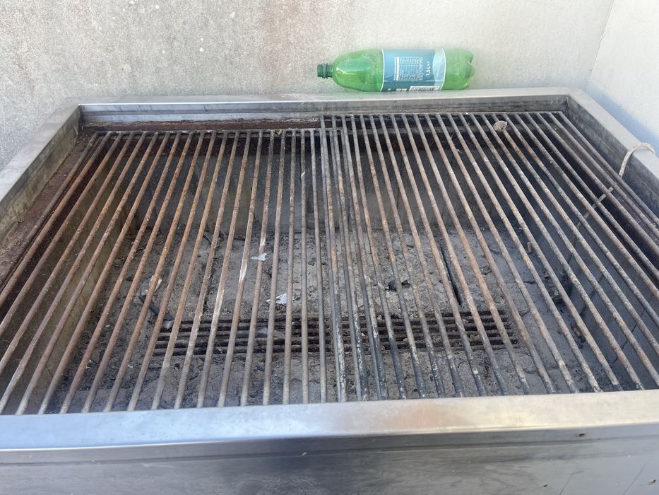 Vendo ou troco  churrasqueira industrial pela melhor oferta