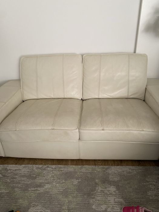 Sofa em pele sintetica
