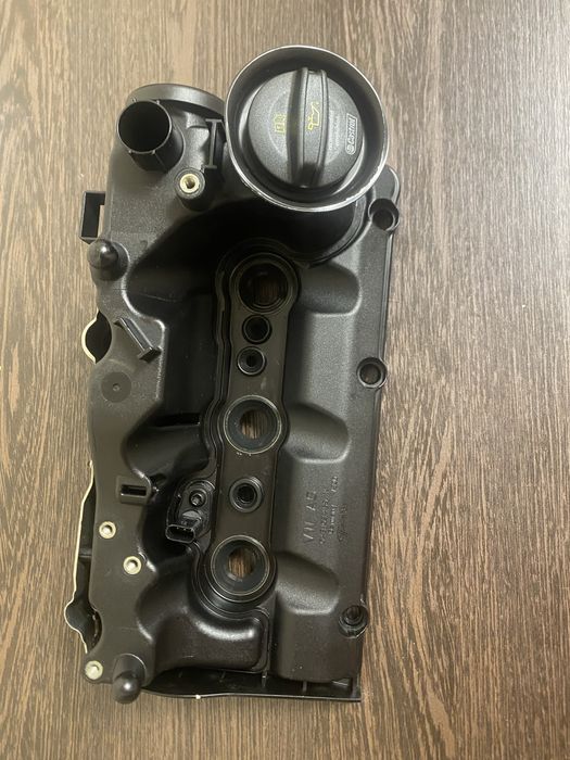 Кришка клапанів 1.4 tdi cus vw 04b103469k