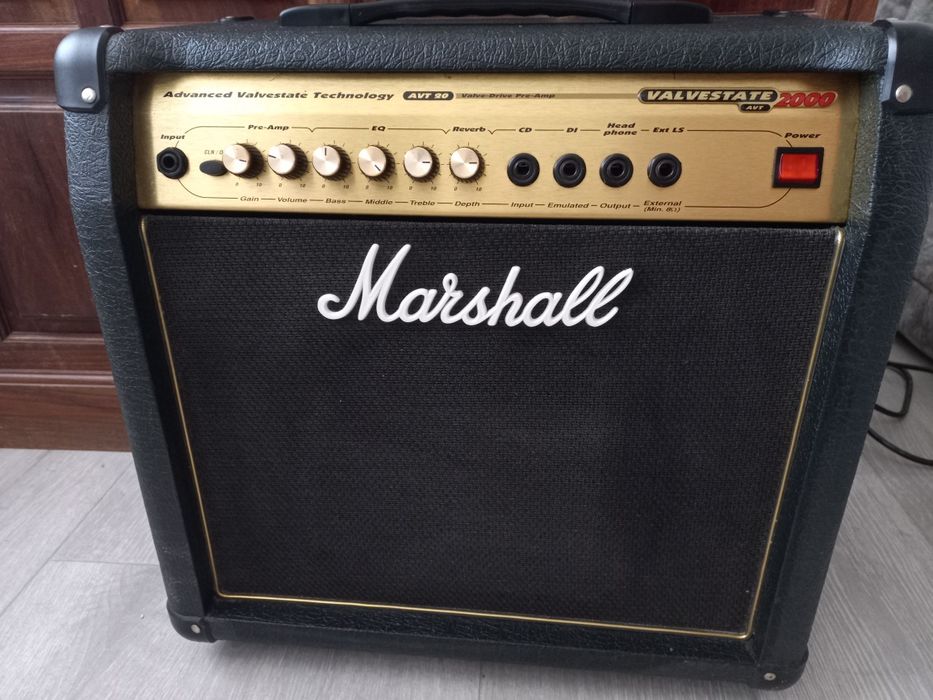 Amplificador Marshall 2000 valvestate a funcionar