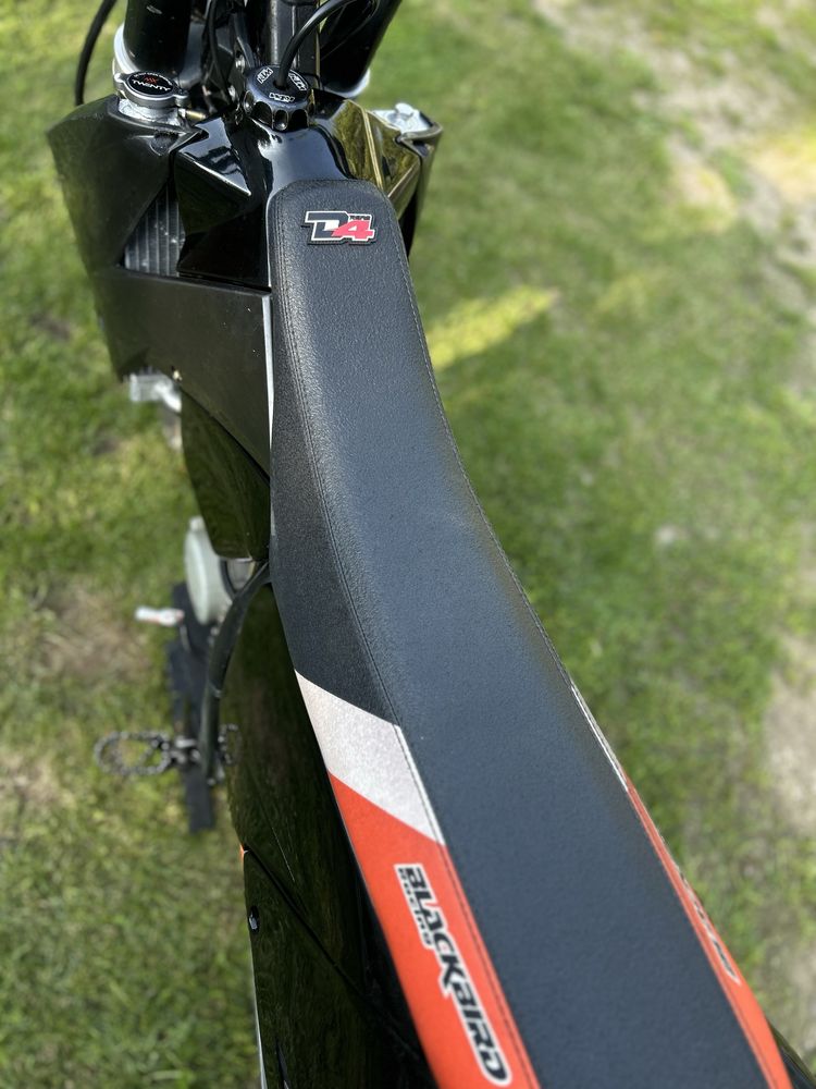 Ktm sx 125.