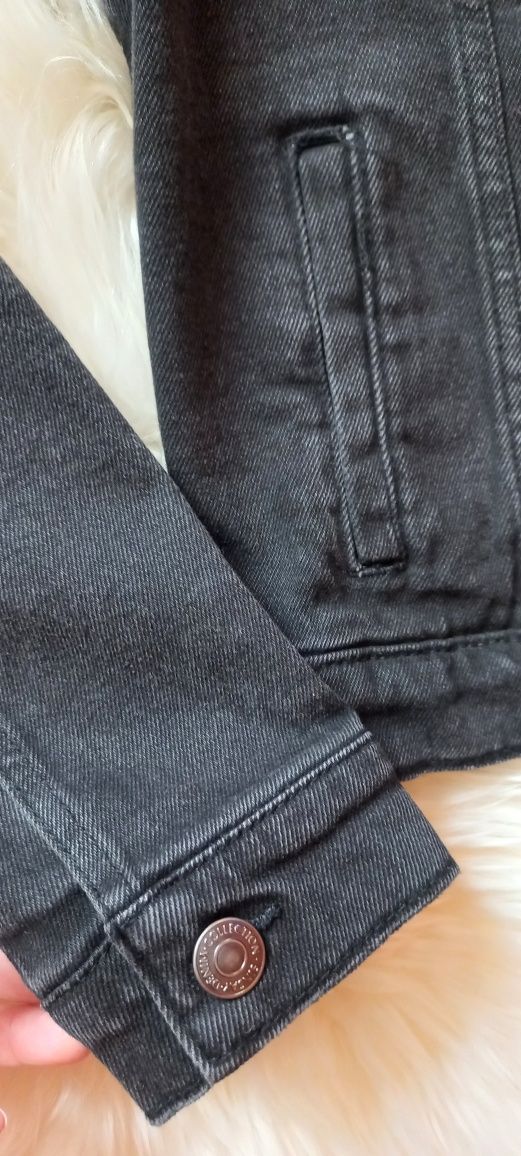Czarna kurtka katana jeansowa Sinsay S