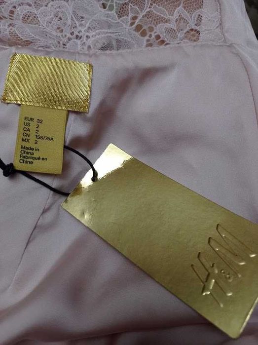 Нежно-розовое платье h&m размер 32
