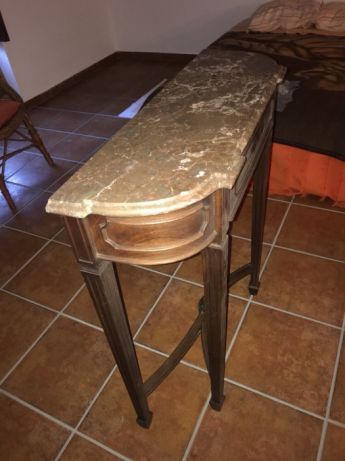 Consola antiga em excelente estado