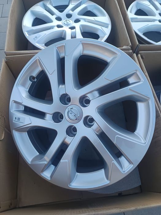 #O1 Alufelgi R17 5x108 Opel Astra Combo Grandland X Vivaro C