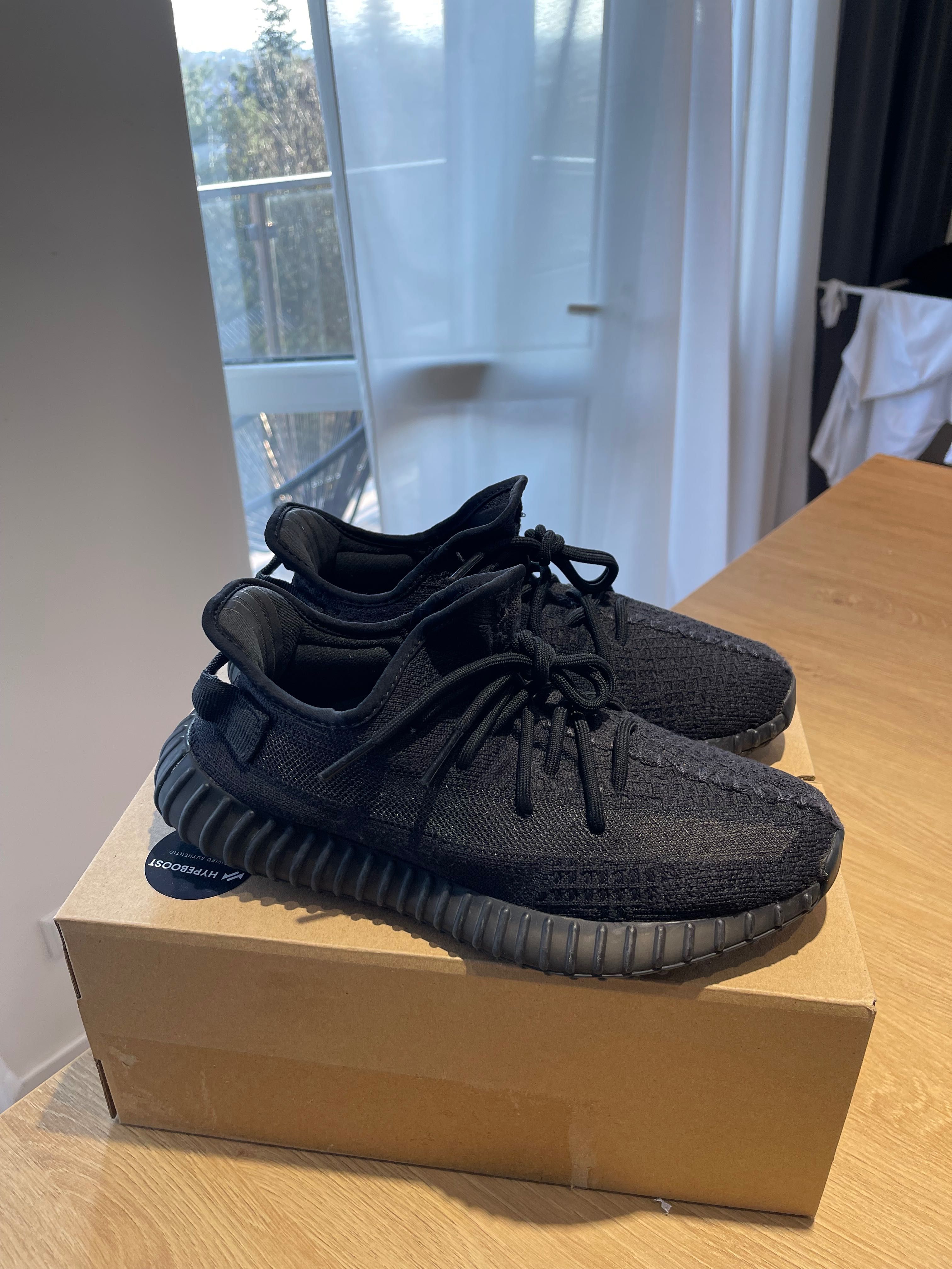 adidas Yeezy boost 350 v2 onyx 41 black white zebra