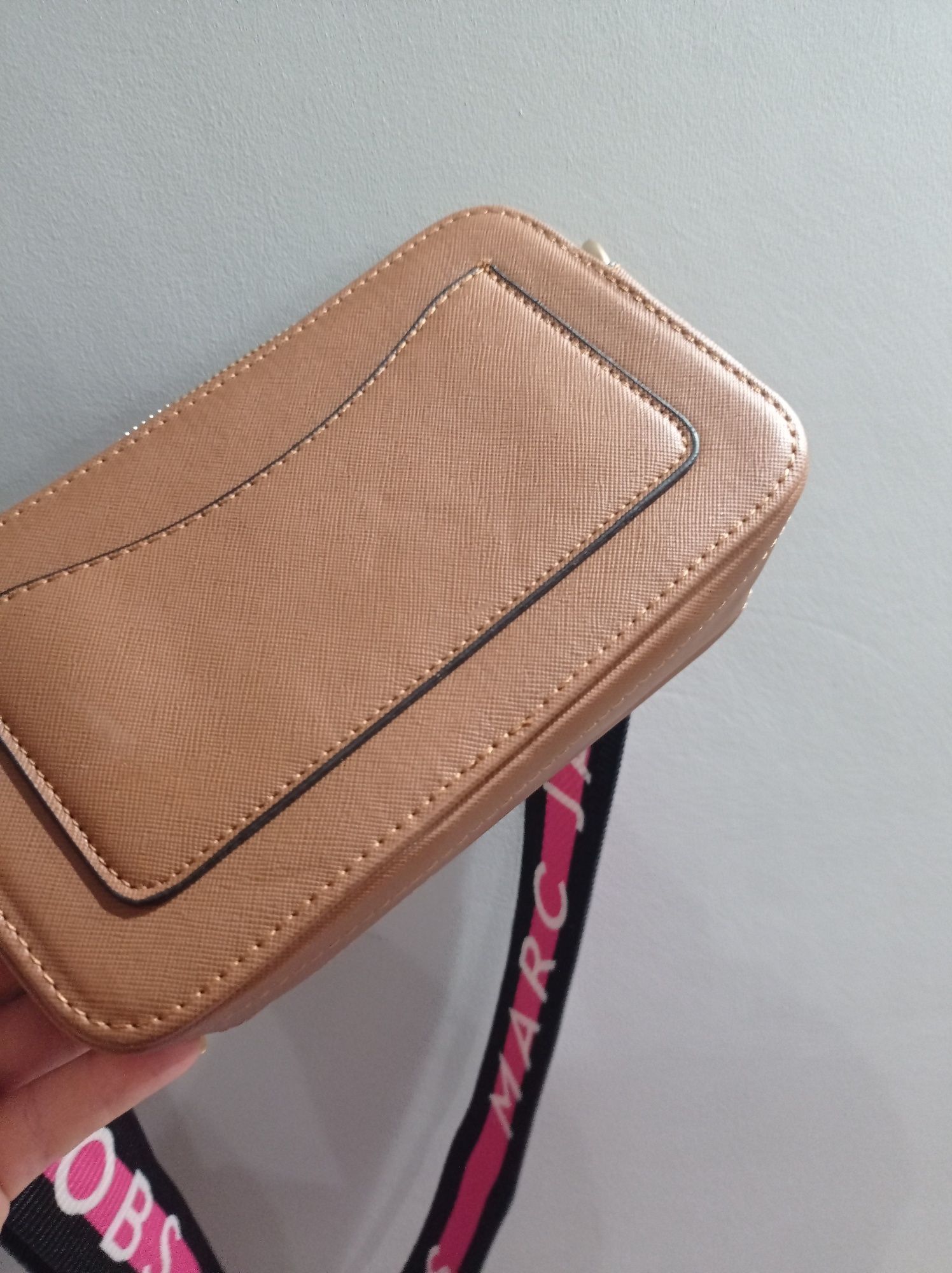 Torebka na ramię Marc Jacobs beż w odcieniu mokki