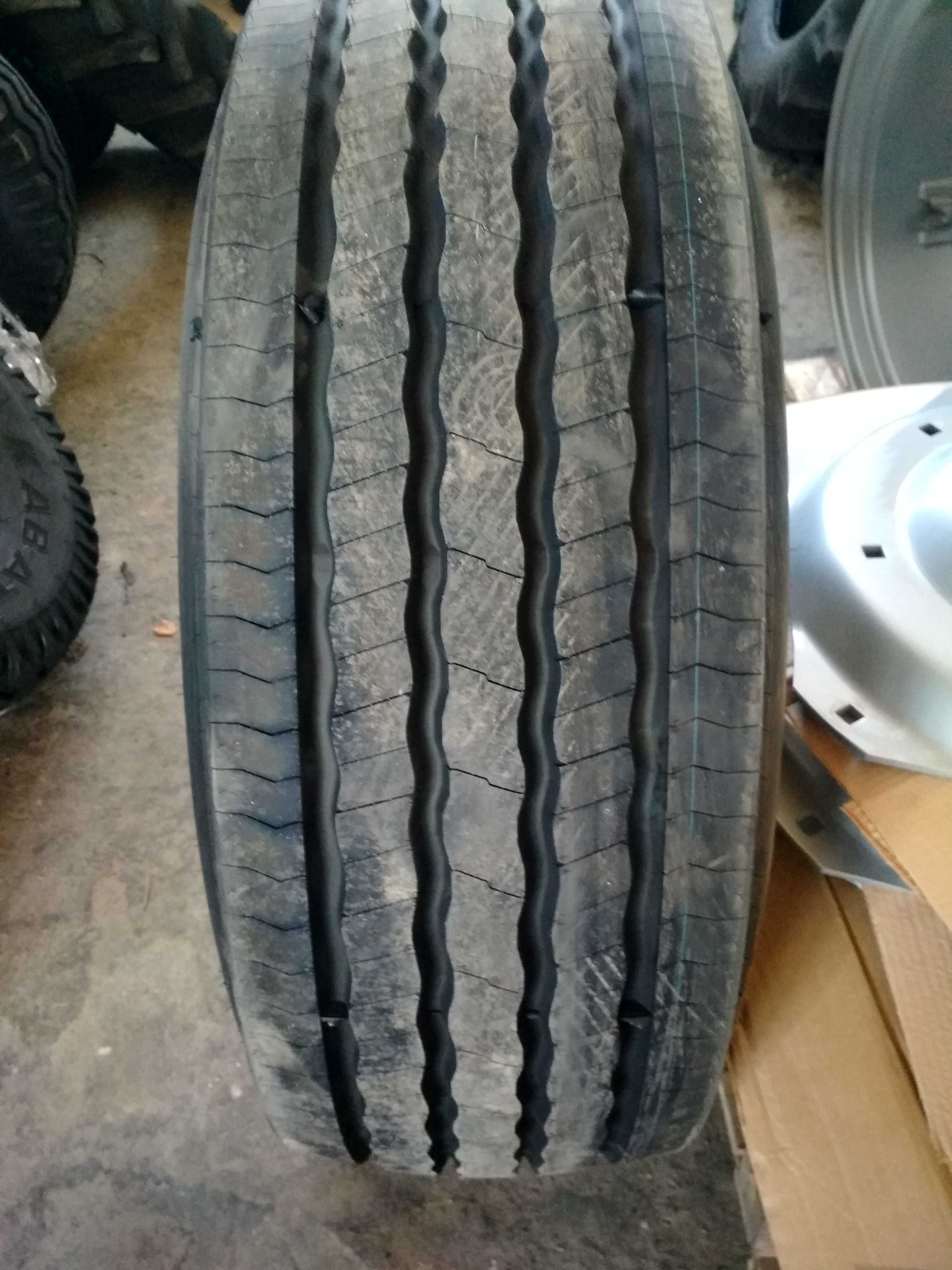 Opona 385/65R22.5 do naczepy Dębica 4 rowki wzmocniona