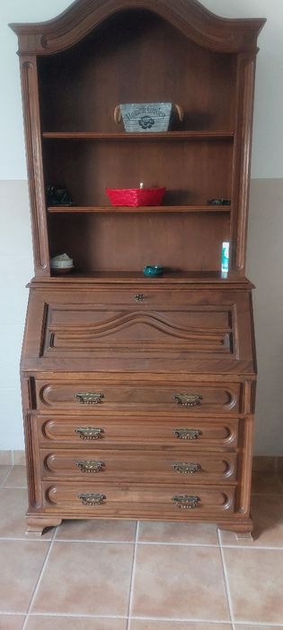 Escrivaninha em carvalho