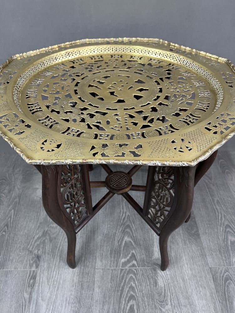 Вінтажний столик в марокканському стилі