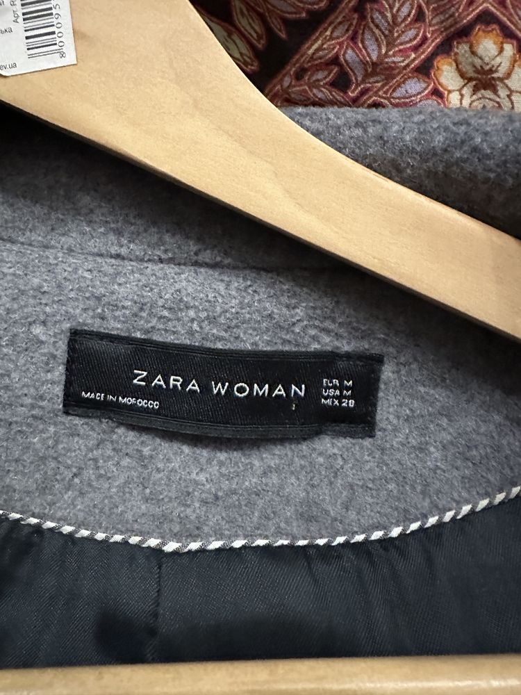 Пальто Zara жіноче з вовною 70%