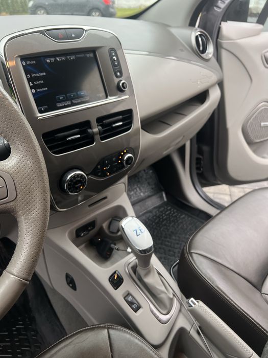 продам рено зое,renault zoe BOSE