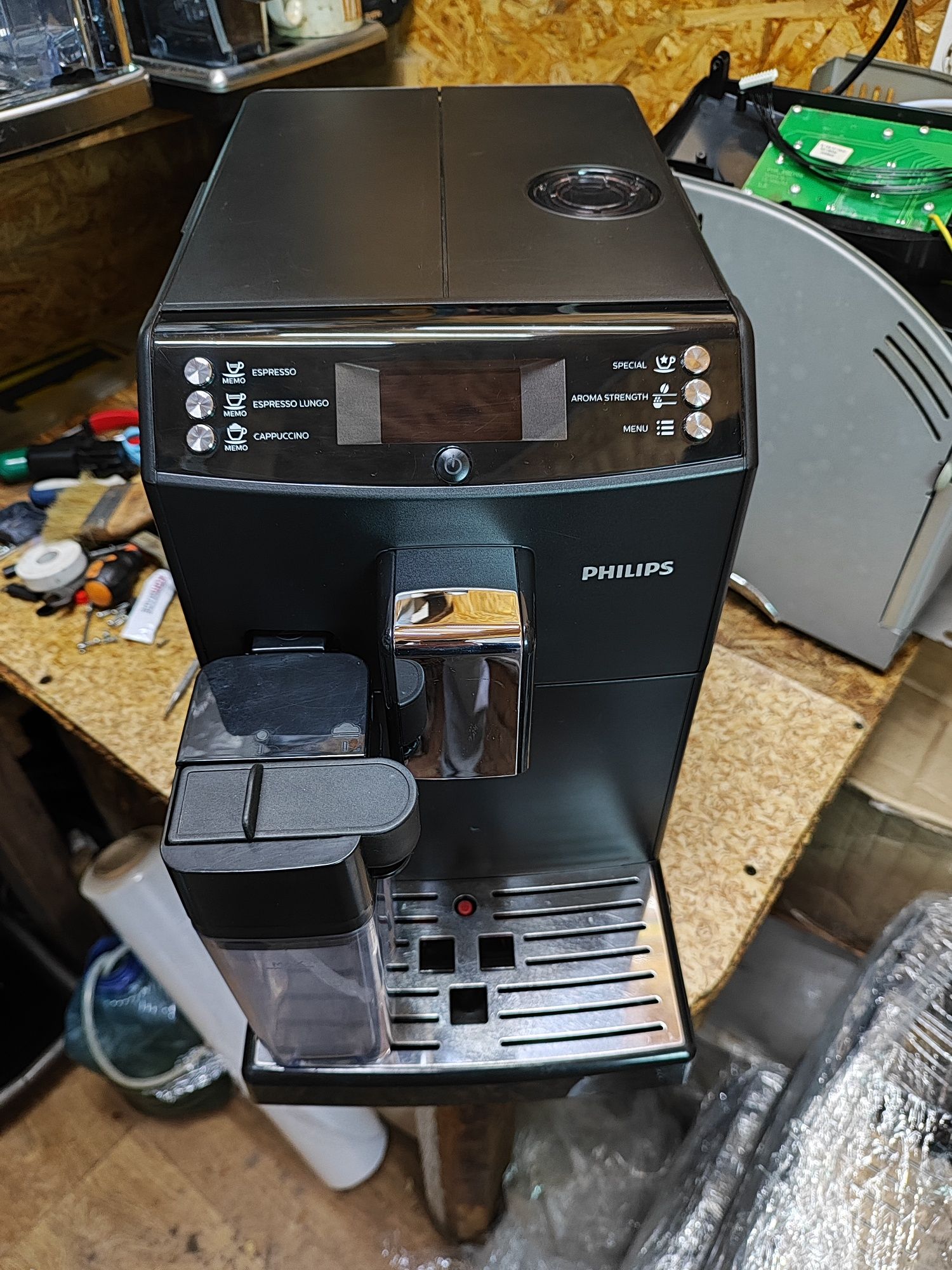 Кофемашина, кавомашина Saeco, Delonghi, Nivona Капучино