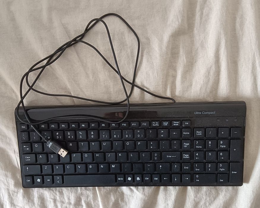 Teclado com fio novo