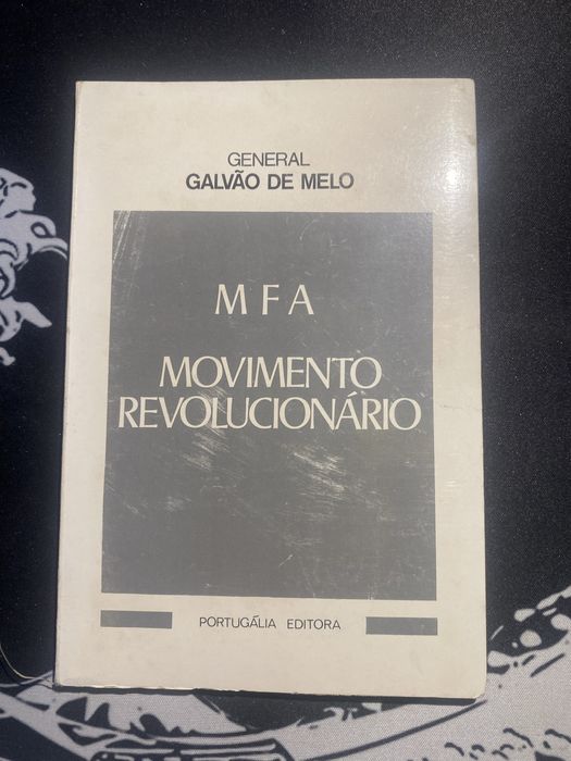 Livro - Movimento Revolucionario