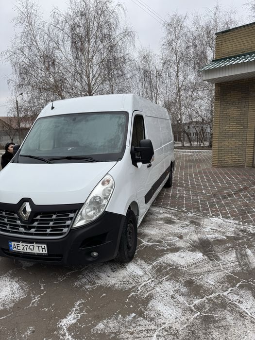 Продается RENAULT MASTER 2017 года.