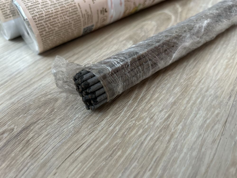 Zestaw dodatków i dekoracji ślubnych