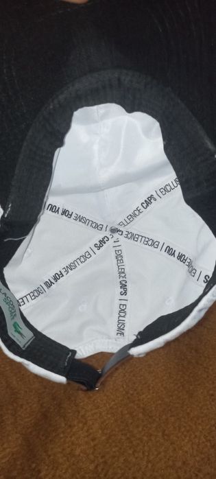 chapéu lacoste branco